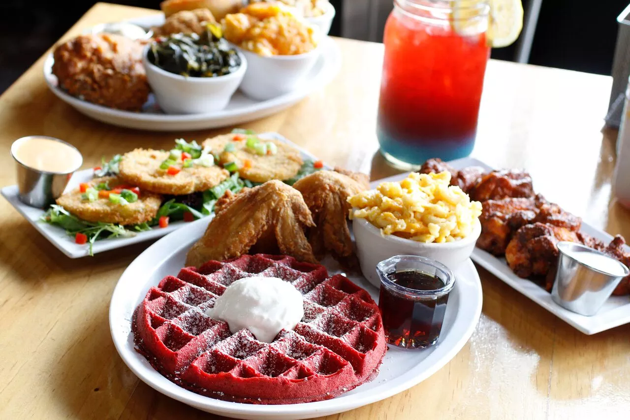 Kuzzo’s Chicken & Waffles closes on Detroit’s Avenue of Fashion