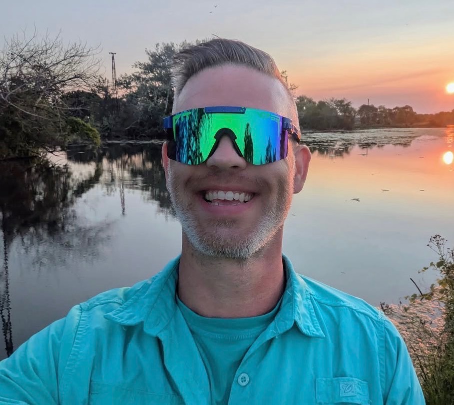 UAW, crowdfunding campaigns back Ford worker suspended for heckling Trump