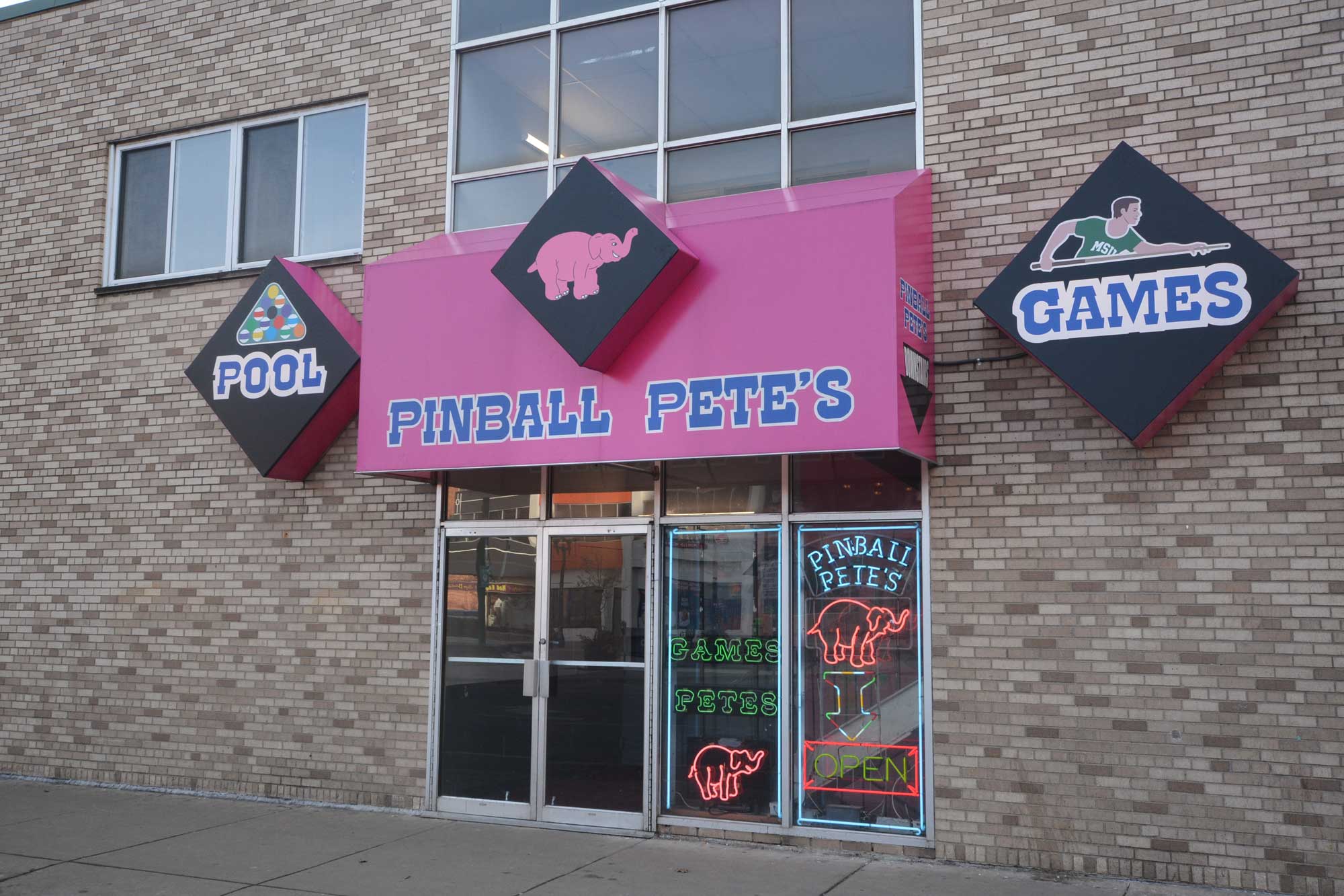 Pinball Pete’s faces sex discrimination lawsuit after refusing to consider woman for closing shift