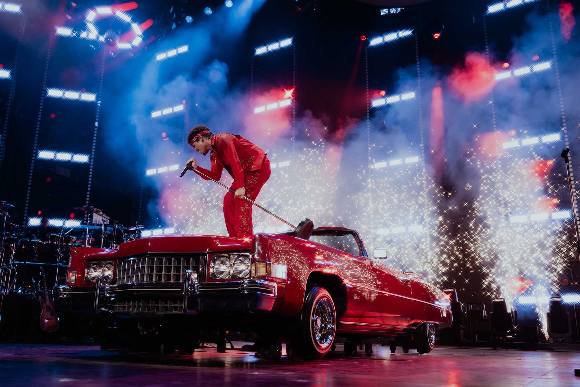 Bruno Mars shines in Detroit